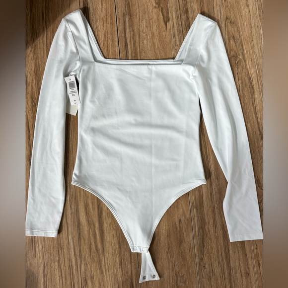 Babaton Contour Squareneck Longsleeve white Bodysuit size M - Picture 1 of 3